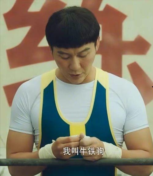 17岁学生锁骨男明星,这位男明星的青春魅力引关注
