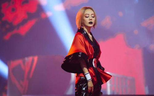 模仿明星易容化妆师,跟随明星易容化妆师，探索变美奥秘