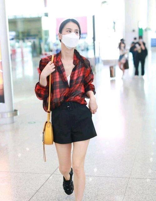 女明星海滩穿搭,女明星们的海滩穿搭秘籍