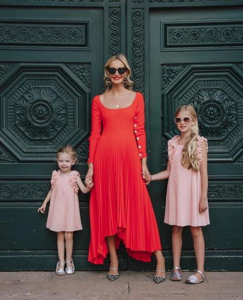 头条连衣裙搭配图案,头条连衣裙图案搭配指南，尽显个性魅力