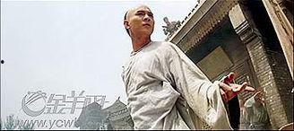 黄飞鸿拥抱明星,传承武术精神新篇章