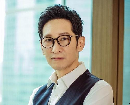 年轻男明星屁股变大