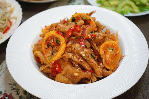 网红酸辣柠檬翅尖图片,网红柠檬翅尖，一口咬下，满口生津！